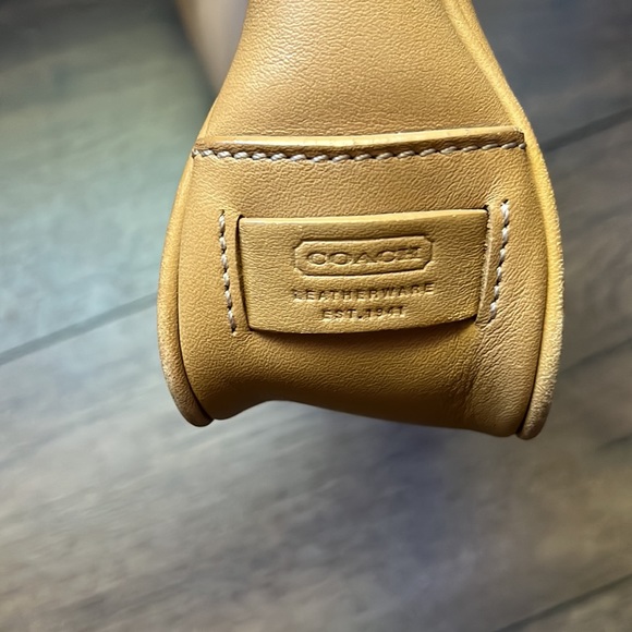 Coach vintage tan leather handbag - Picture 2 of 9